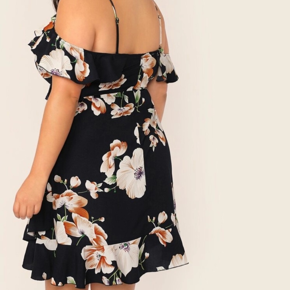 Mini dress - Picture 3 of 3